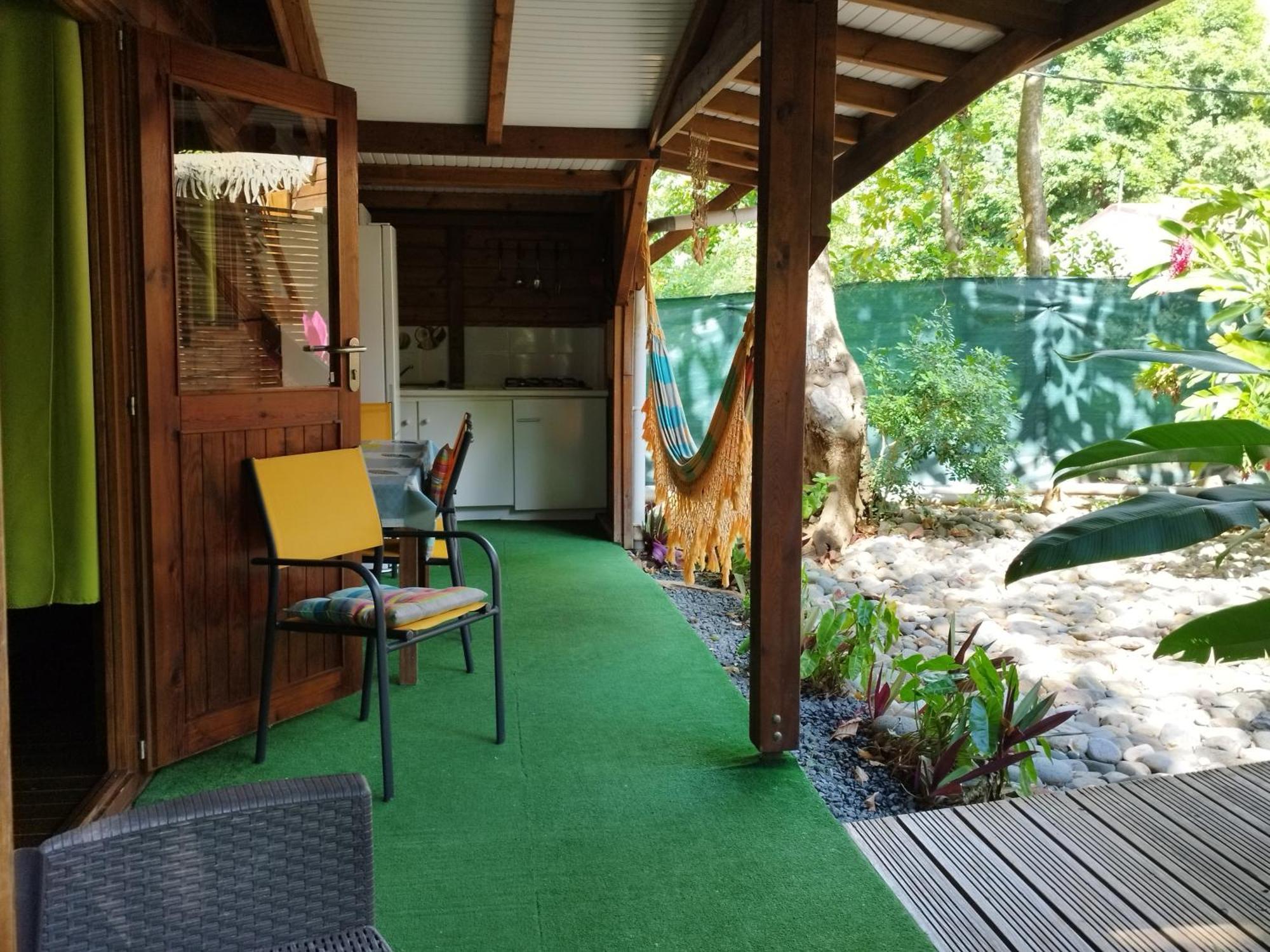 Insolite Arawakane Gites Du Manial Chalet Pointe-Noire Exterior photo