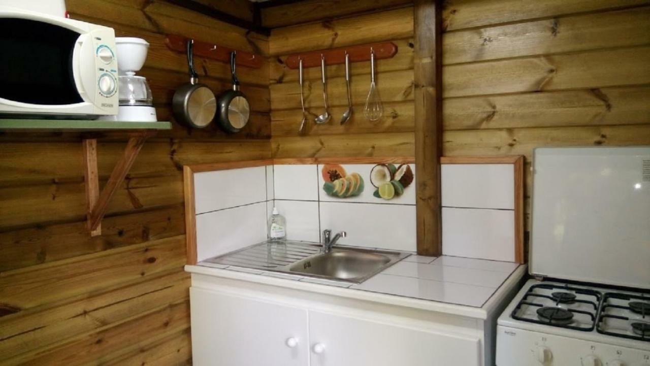 Insolite Arawakane Gites Du Manial Chalet Pointe-Noire Exterior photo
